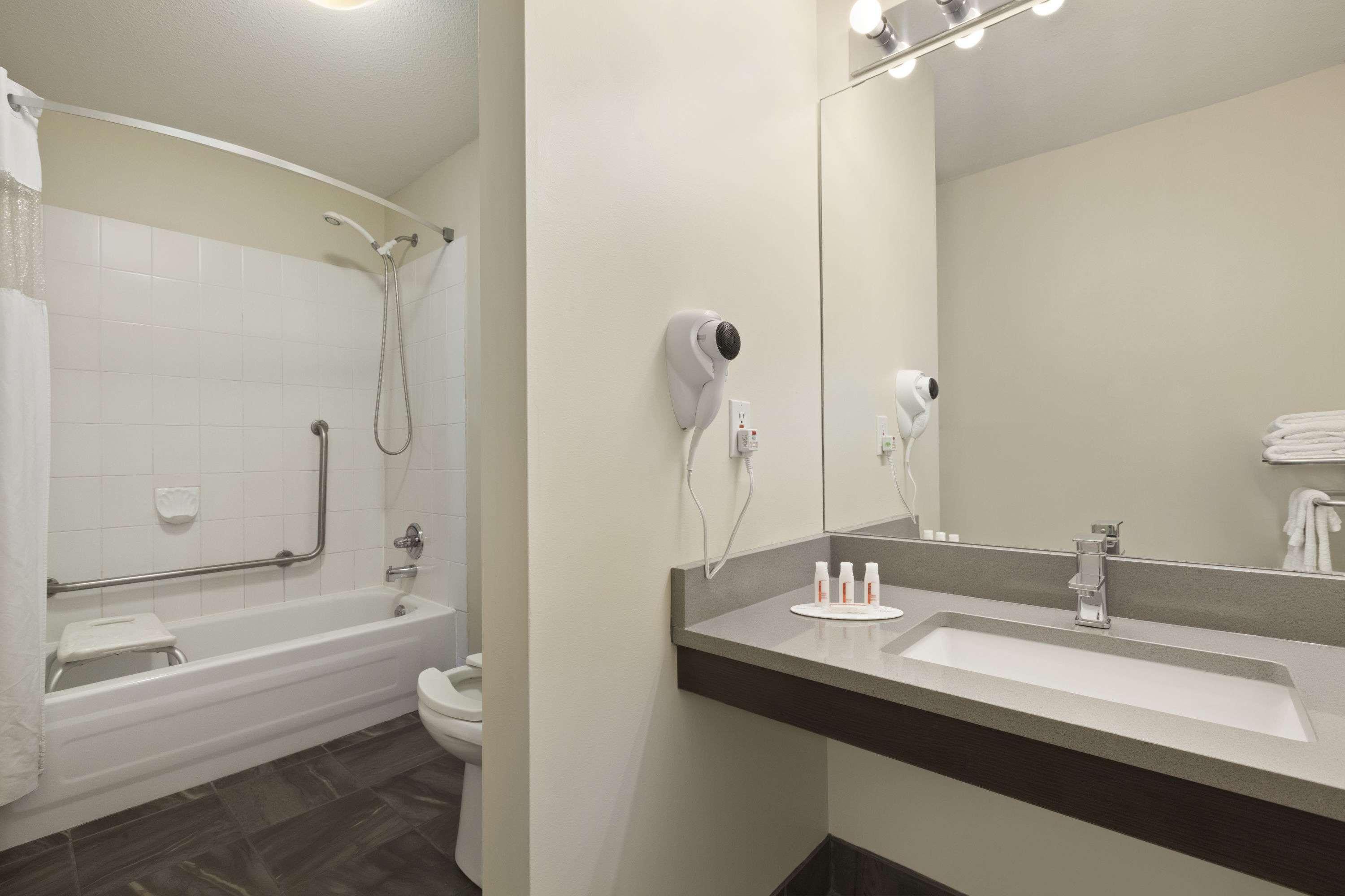 Days Inn By Wyndham Kelowna Exteriér fotografie