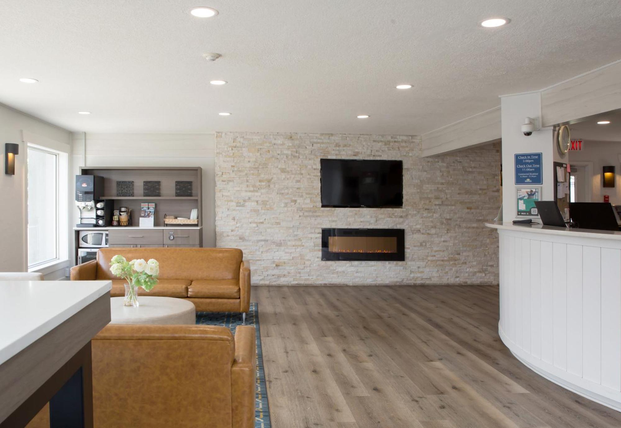Days Inn By Wyndham Kelowna Exteriér fotografie