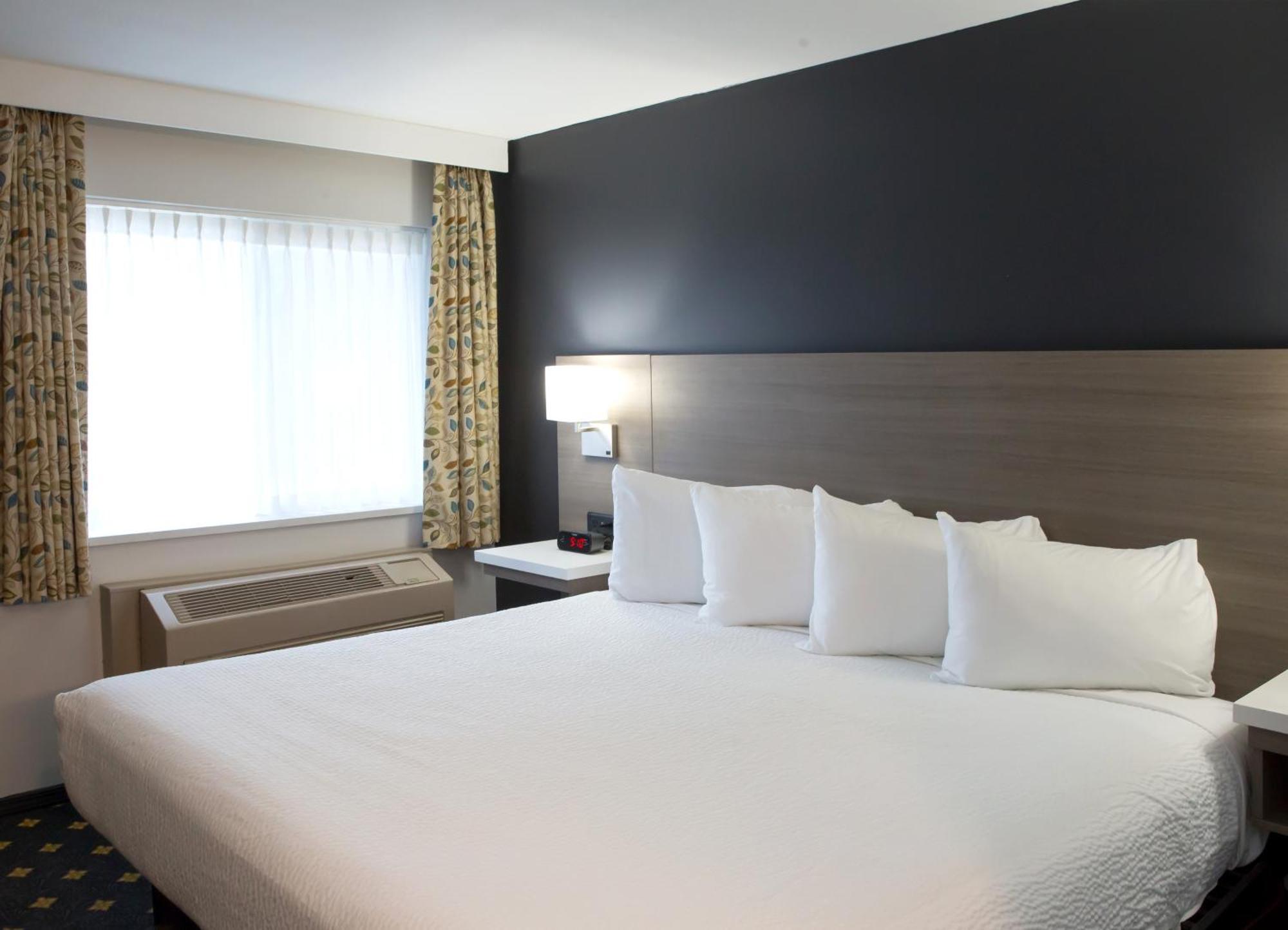 Days Inn By Wyndham Kelowna Exteriér fotografie