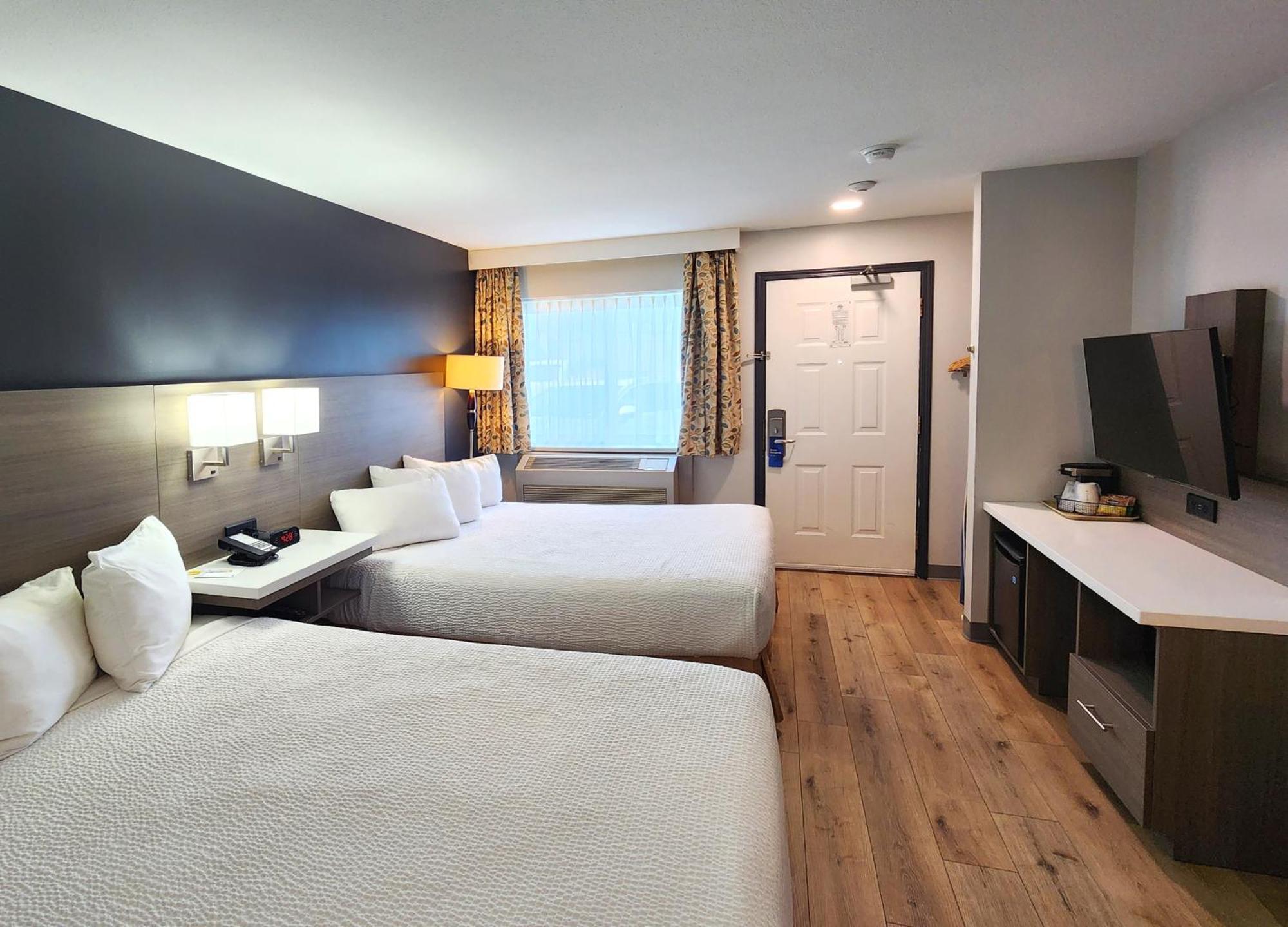 Days Inn By Wyndham Kelowna Exteriér fotografie